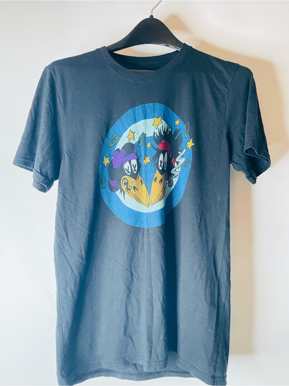 Black Crows Graphic Crewneck T-Shirt with Cartoon Bird Design Tour Shirt Unisex